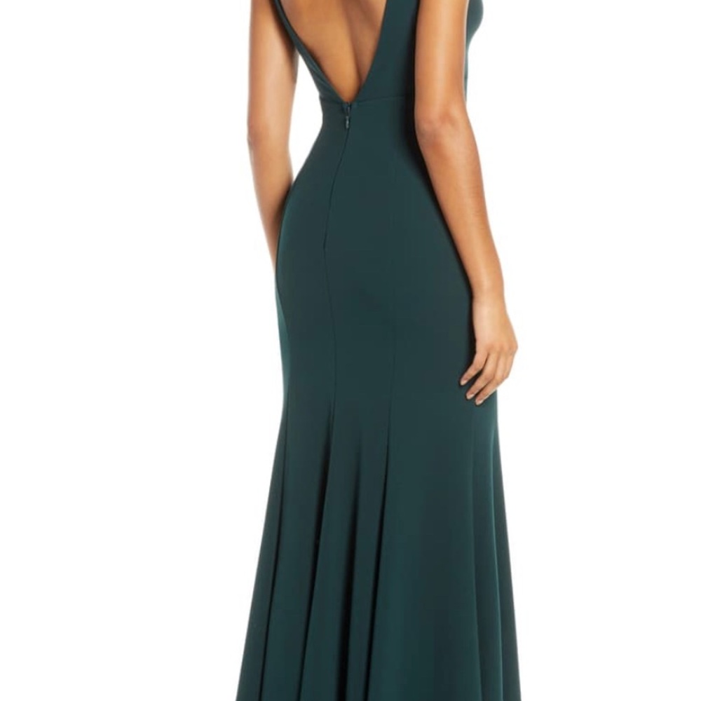 Lulu’s Gown - Picture 3 of 5